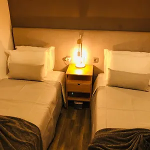 albufeira-emblematica-apartment-wifi-pool.hotelaalgarve.com/